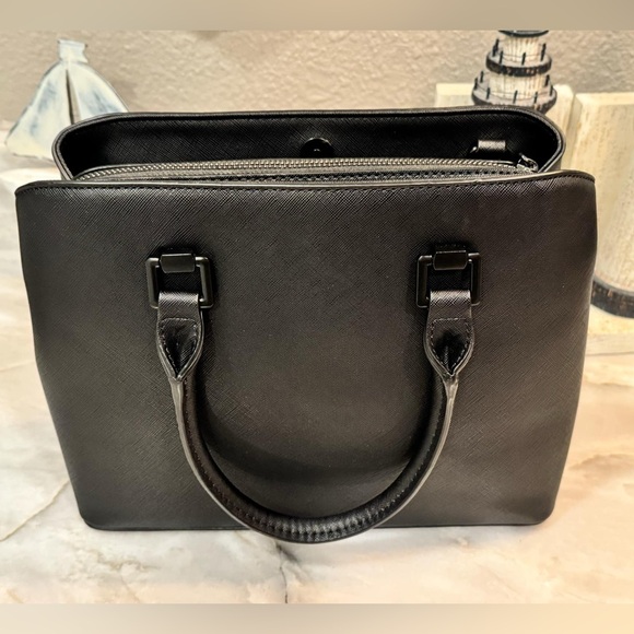 Aldo black tote purse with chain tassel like new LARGE - Picture 2 of 13